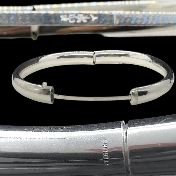 Vintage Carl-Art Sterling Etched Floral Bangle Bracelet - Picture 6 of 6